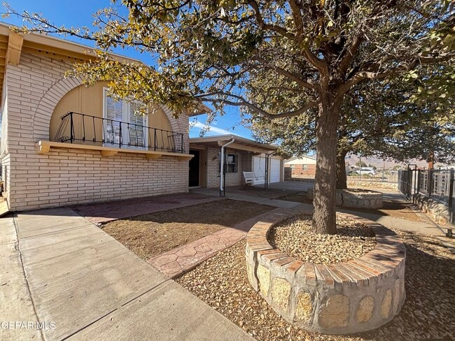 Photo - 5700 Prince Edward Ave