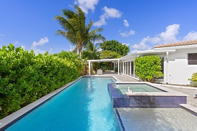 Photo - 391 SE 7th Ave