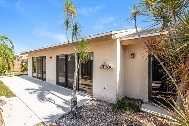 Photo - 80 Baytree Cir