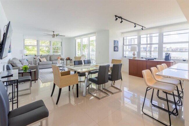 Photo - 2801 NE 183rd St Unidad APT116W