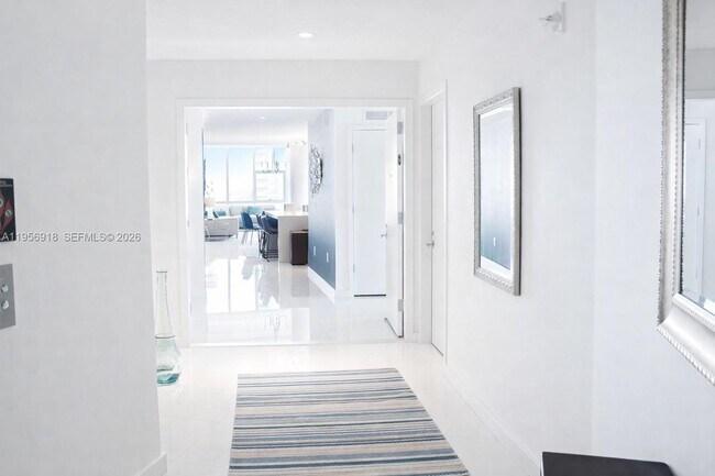 Photo - 851 NE 1st Ave Unidad 2401