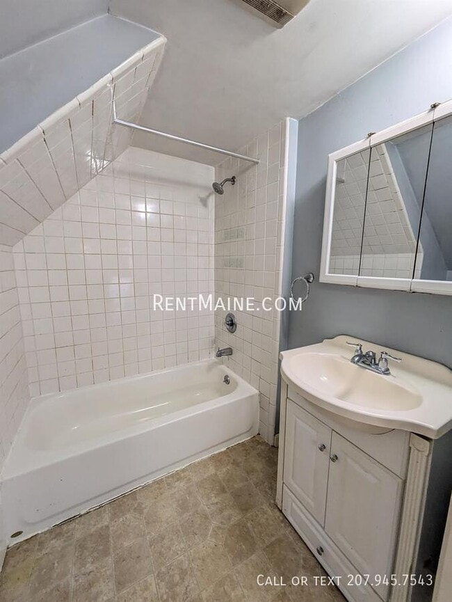 Photo - 15 Elm St Unit Apt #3