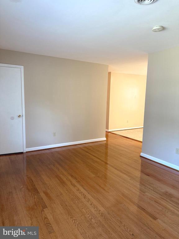 Building Photo - 112 Laurel Ave Rental