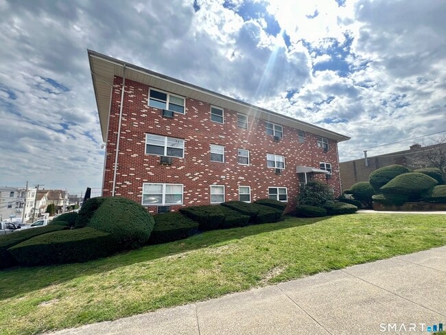 Building Photo - 35 Beers St Unit 103
