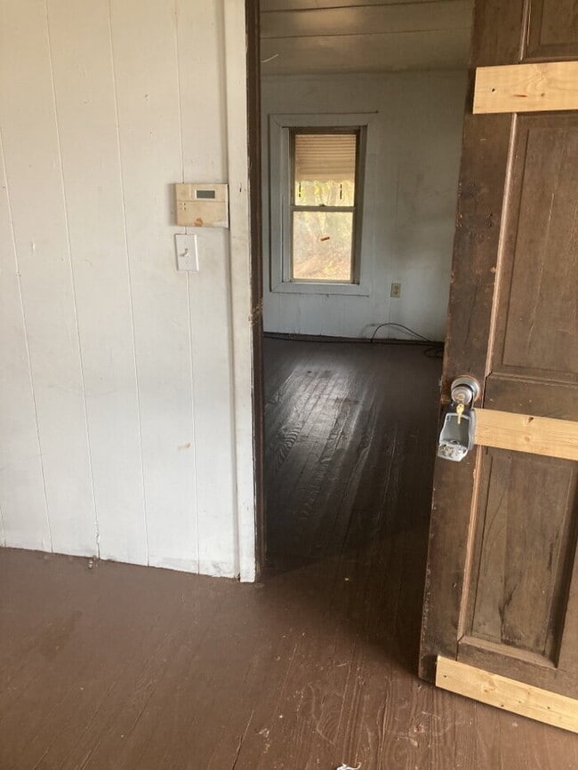 Photo - "Charming 2-Bedroom Retreat in Laurens - Your Cozy Haven Awaits!"