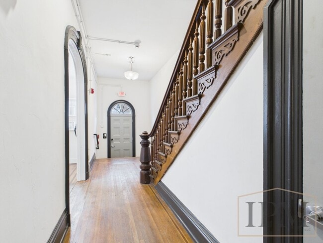 Photo - 325 W Market St Unit Apt A