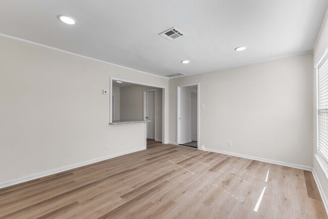 Photo - 3817 Lasker Ave