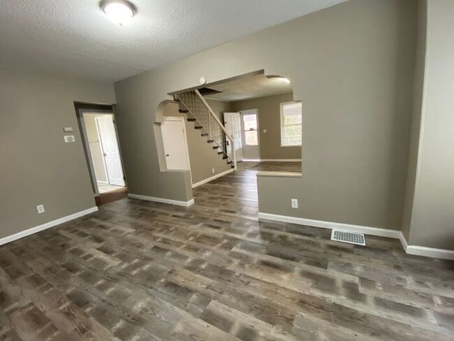 Photo - $1,395 3 Bed + Bonus Room! Must See!