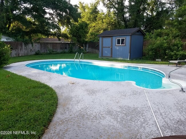 Photo - 2384 Stonebridge Dr