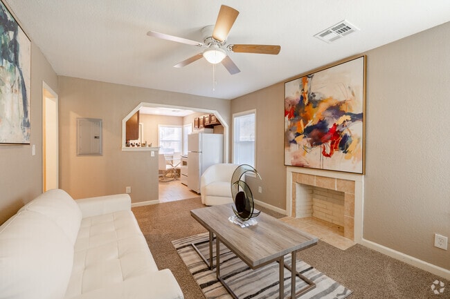2BR, 1BA - 700SF - Living Room