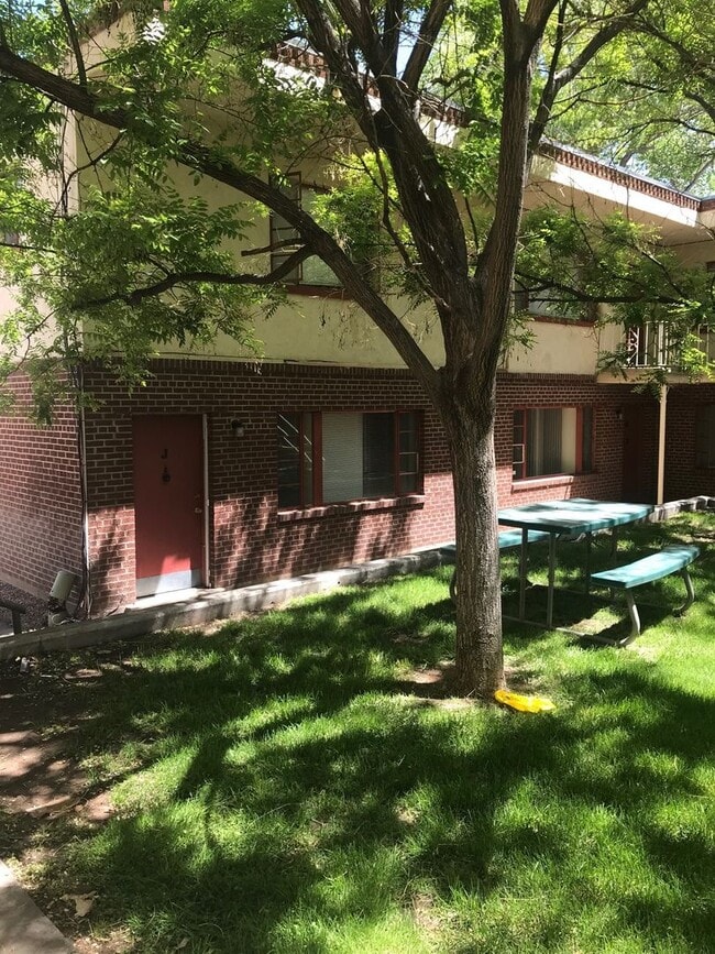 Building Photo - FIRST MONTH FREE! - ALL UTILITIES INCLUDED Unit 1611 - 12 Rental