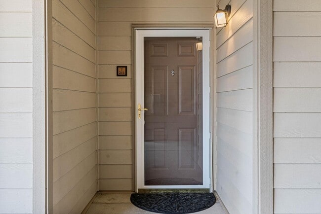 Photo - Immaculate 2-bdrm/2-bath, 2nd-floor, corner-unit condo in Bethany Village. In-unit laundry, deed...