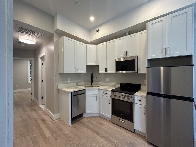 Building Photo - 35 Delle Ave Unit 2 Rental