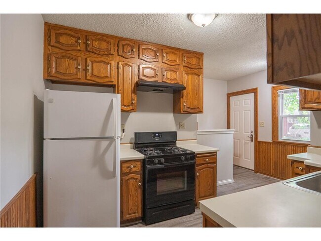 Photo - 3555 N Queen Ave