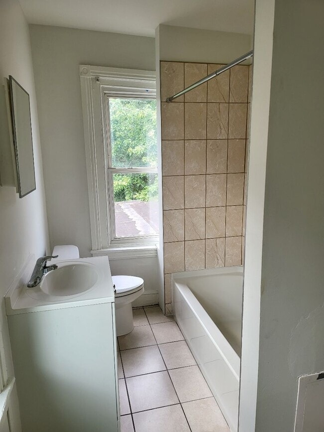 Photo - 1010 W Main St Unit 3