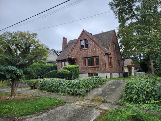 Photo - 1909 Gregory Way