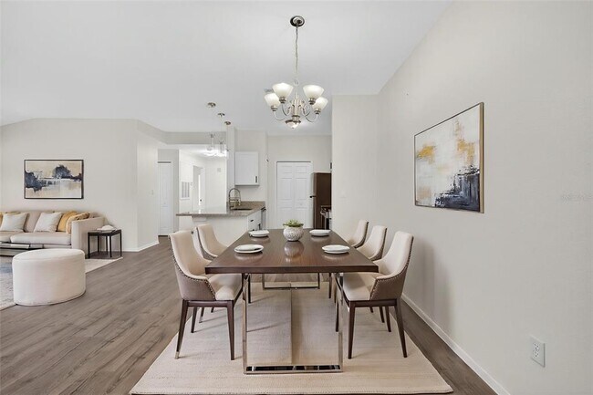 Photo - 5467 Vineland Rd Unit 6308