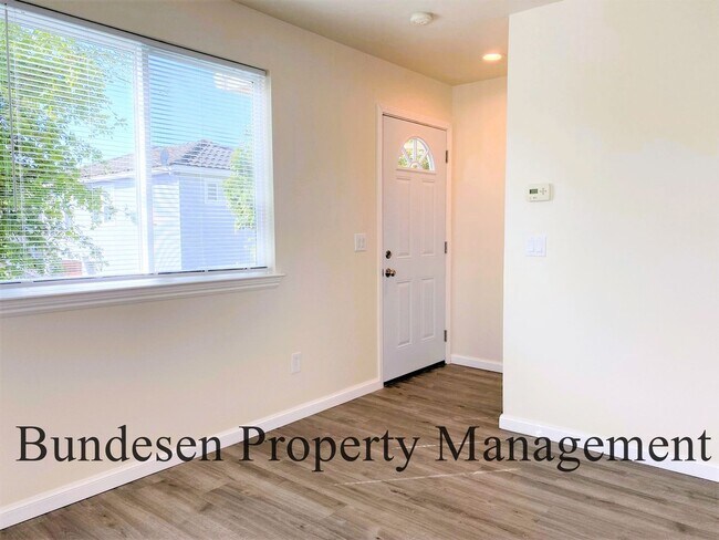 Photo - 747 Fresno Ave