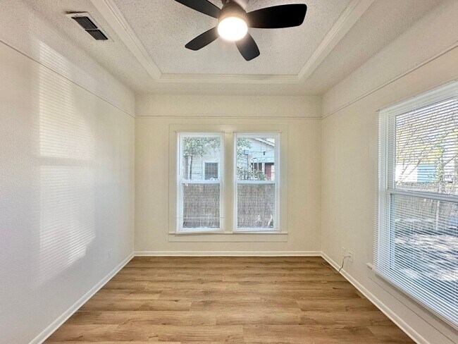 Photo - E Noble St 403/ 405  LEASE UP ONLY Unit 403