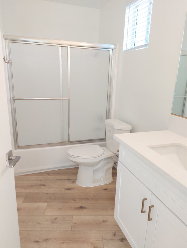 Photo - 3317 Bagley Ave Unit 2