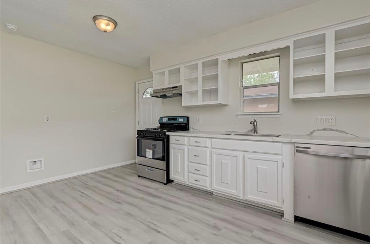 Photo - 4222 Sevan St