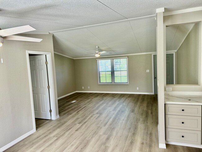 Photo - 4221 Laurel Crest Dr