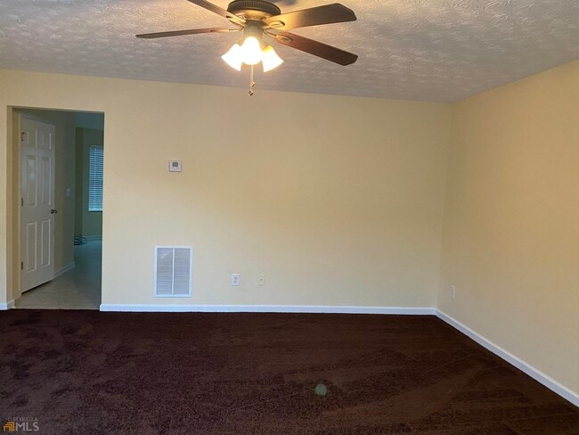 Photo - 7200 Grosbeak St