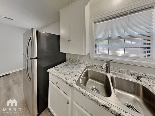 Photo - 3862 Meadowbrook Dr