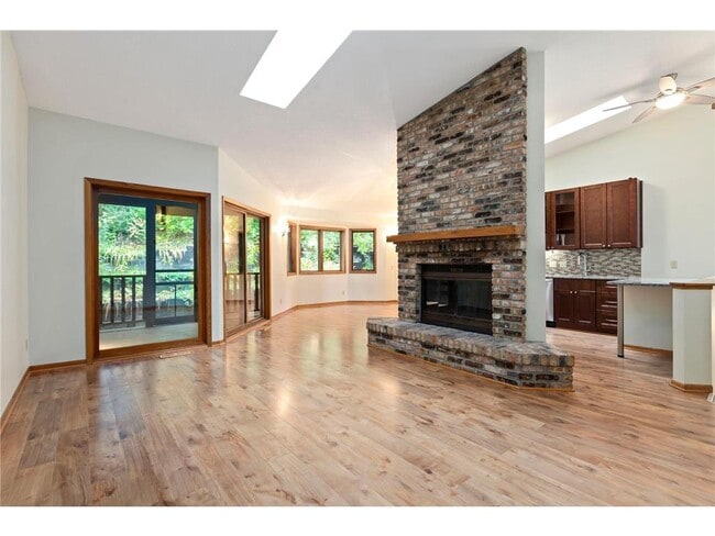 Photo - 5546 Village Dr