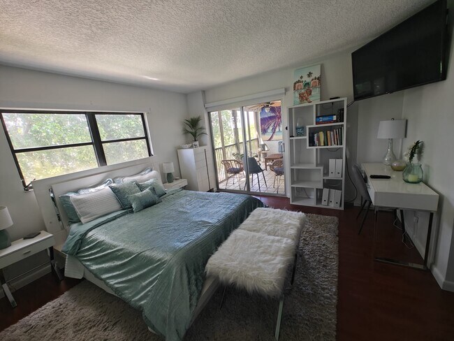 Photo - 2208 S Cypress Bend Dr Unit Penthouse 503