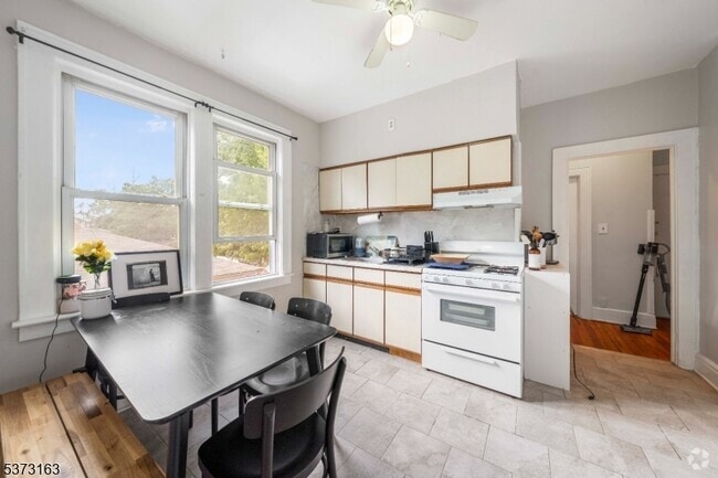 Building Photo - 305 Waite Ave Unit 1 Rental