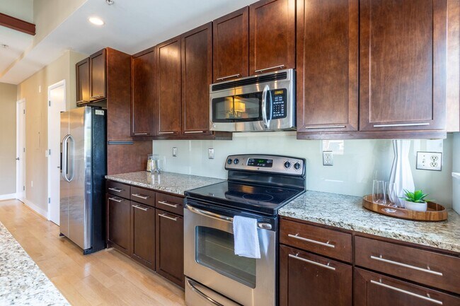 Photo - 2201 2nd St NW