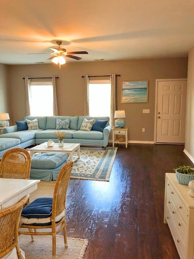 Photo - 136 Herschel Dr