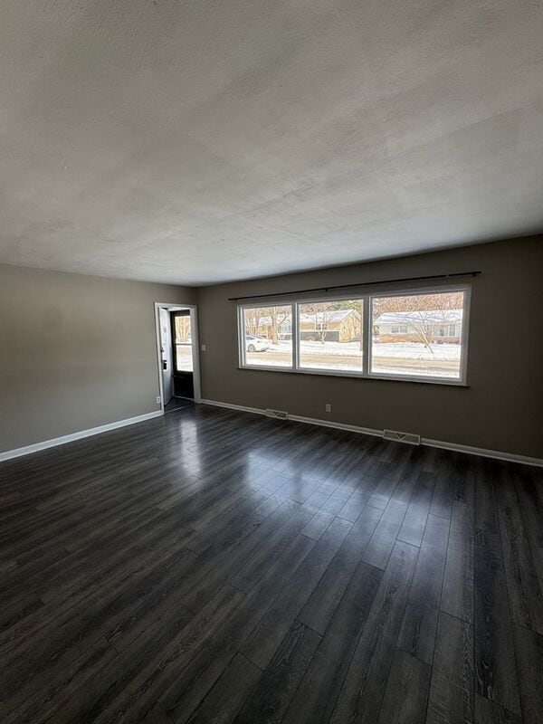 Photo - 555 S Airwood Ave