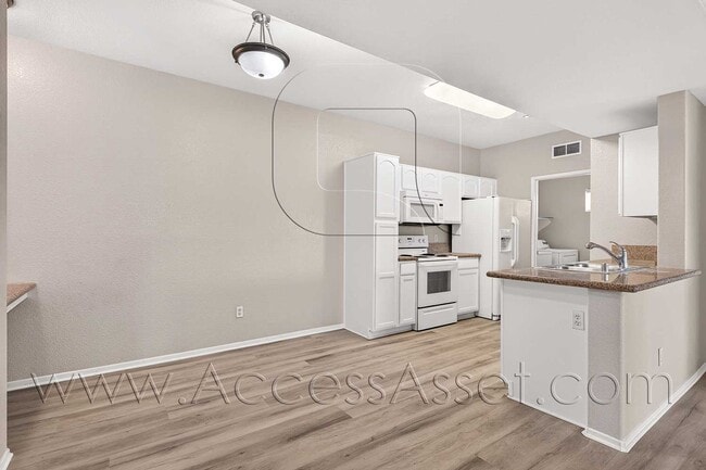 Photo - 41410 Juniper St