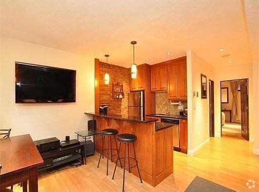 Building Photo - 124 Chandler St Unit A Rental