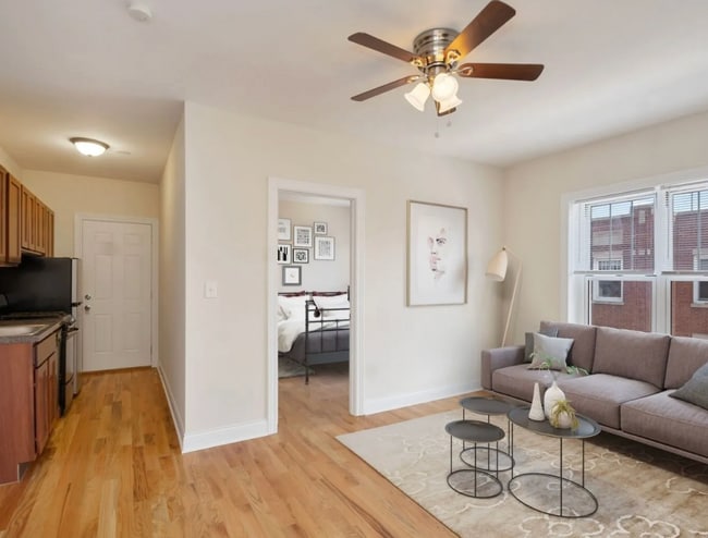 Photo - 951 W Cornelia Ave Unidad B1