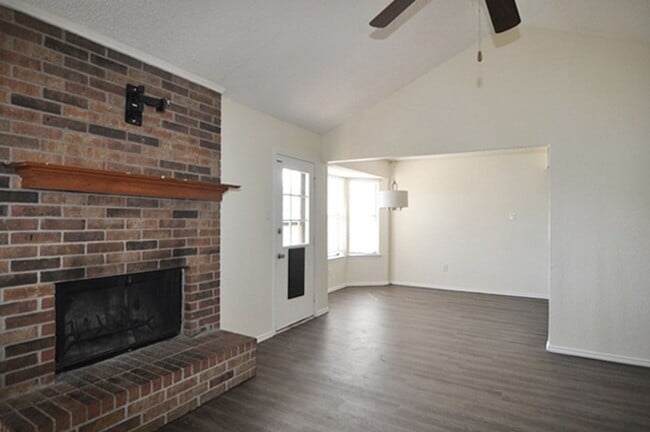 Photo - VIEW NOW/COMING SOON - Beautiful 3-2-2 in Saginaw with Quartz Counters & Large Backyard-Eagle MT-...