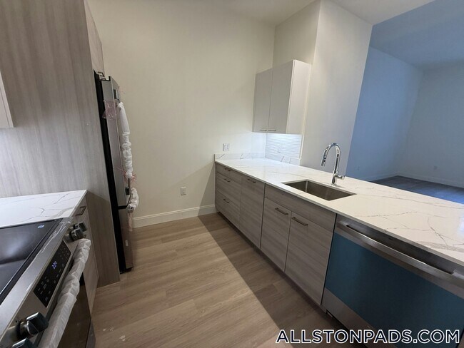 Photo - 1079 Commonwealth Ave Unidad 239