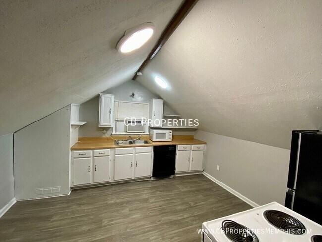 Photo - Studio Apt near Campus!