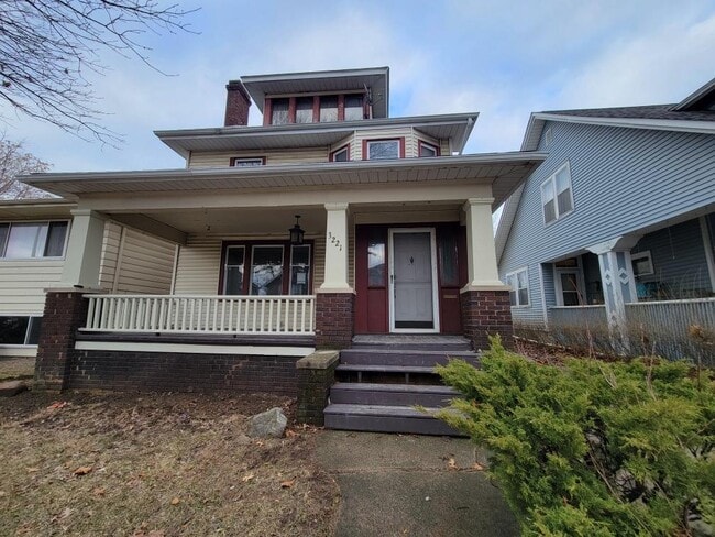 Photo - 3221 S Harrison St