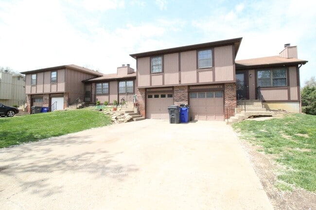 Photo - Updated 3 Bedroom 2 Bath Duplex in Olathe