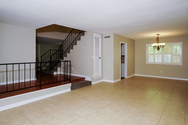 Photo - 1913 Waxleaf Green SE