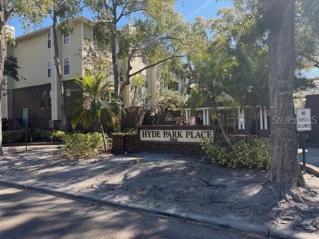 Building Photo - 1000 W Horatio St Unit 201