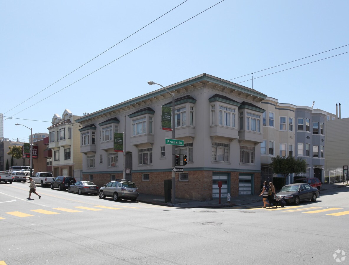 Photo - 1581 Union St Apartments