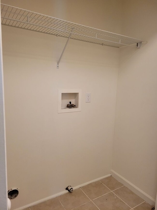 Photo - 670 Bassett Dr Unidad 3D