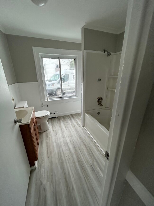 Bathroom - 29 Church St Unit 1
