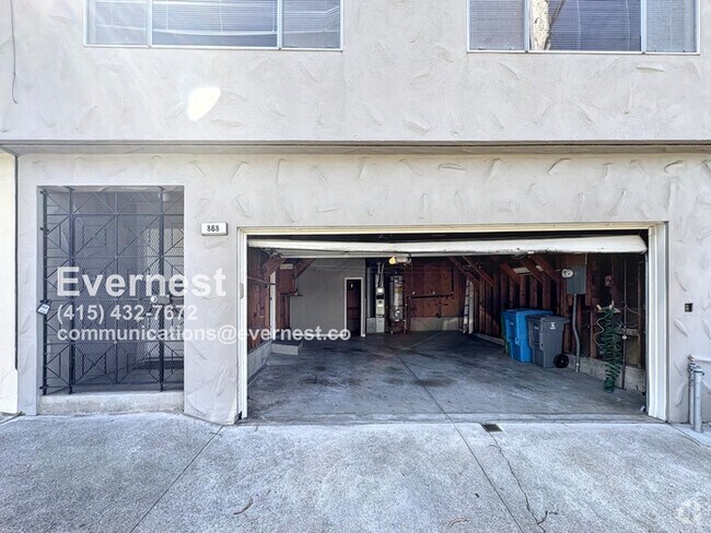 Building Photo - Spacious 2-Bed, 2-Bath Single-Family Home ...