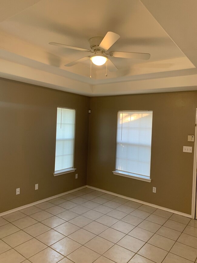 Building Photo - 1705 W Portales Dr Unit 2