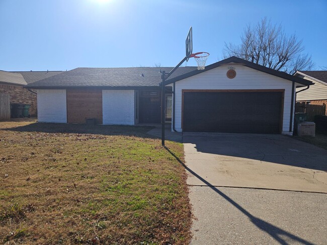 (3) Bed/(2) Bath in SW OKC! Moore Schools!... - (3) Bed/(2) Bath in SW OKC! Moore Schools!... Casa